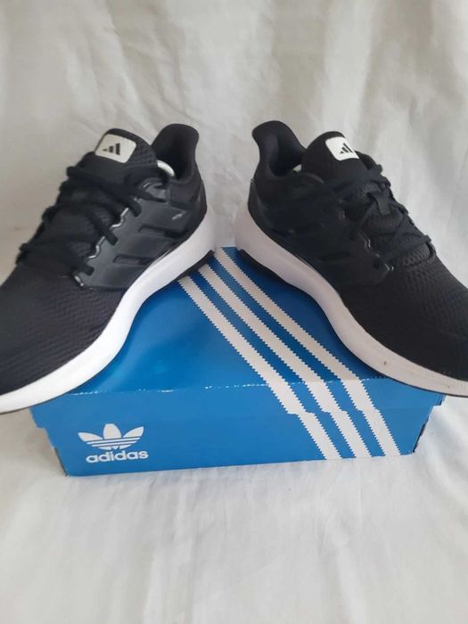 Маратонки Adidas Cloudfoam 44.5 EU добро състояние в черно и бяло