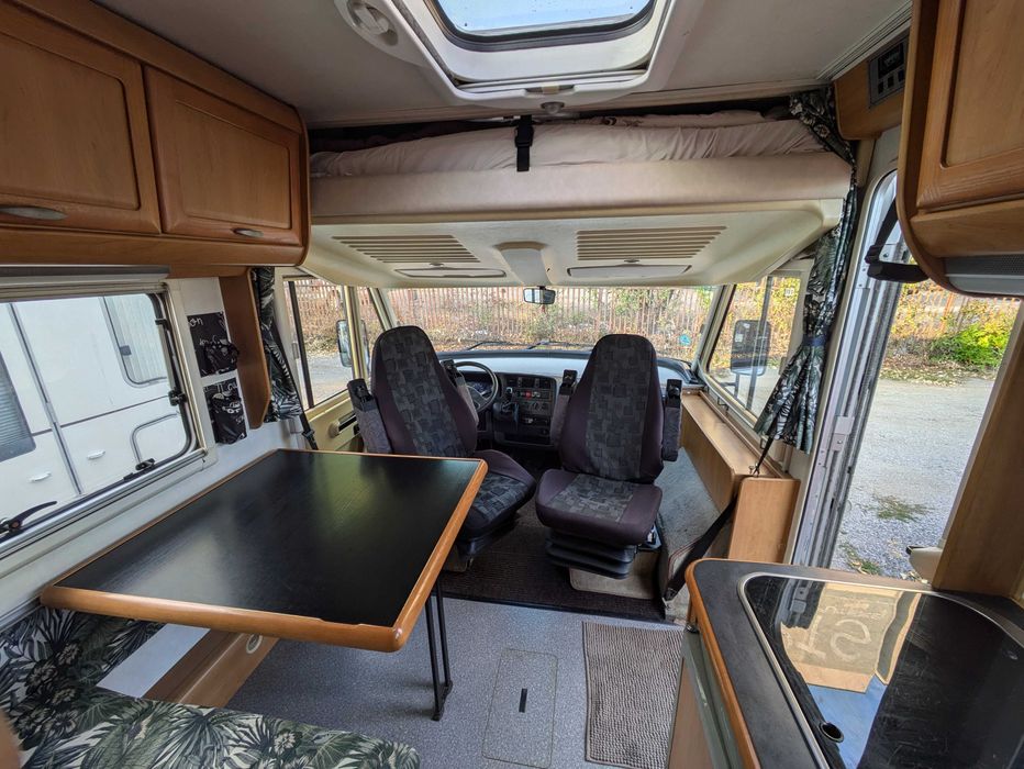 кемпер Hymer B524