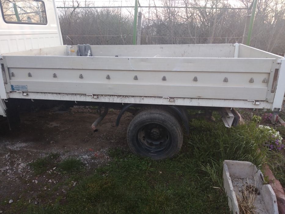 Продавам Нисан трейд на части