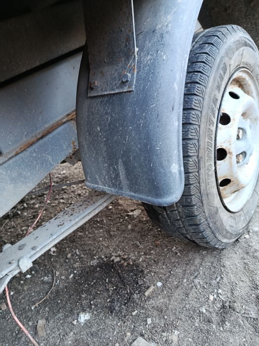 Vând remorca tractor