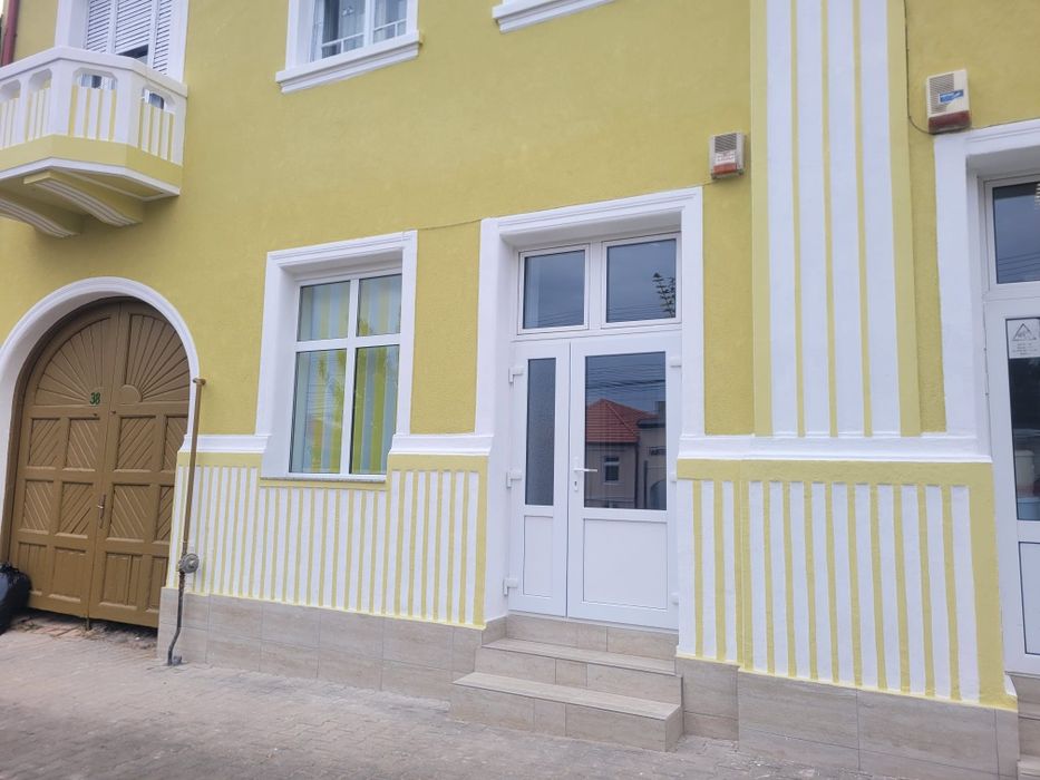 Spațiu de închiriat 40 m pătrați  în Reghin  zona central