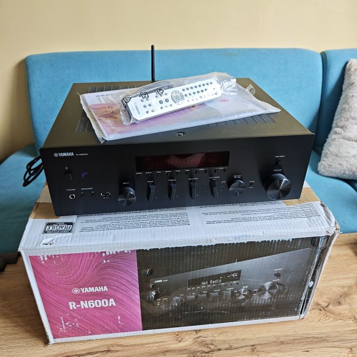 Yamaha R-N600A - Network Stereo Receiver