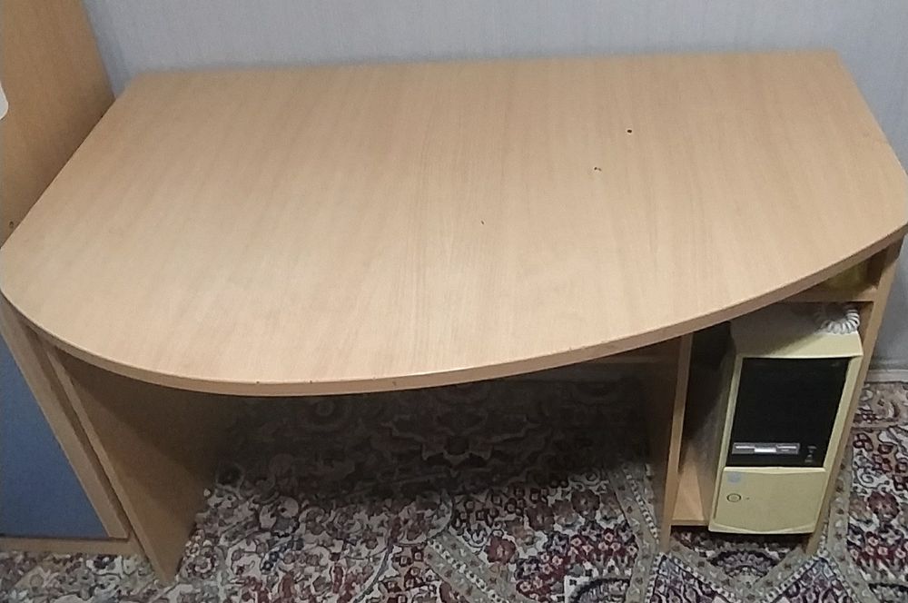 Продам стол для ученика