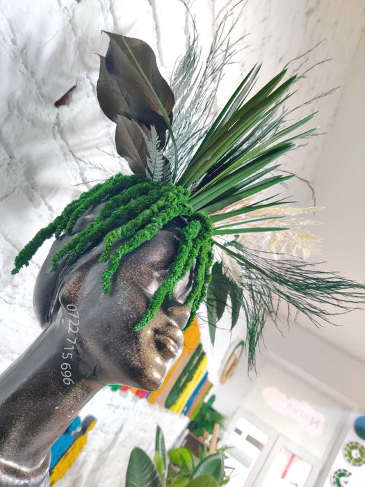 Decoratiune vaza, suport lumanare, silueta femeie - Martisor, 8 Martie