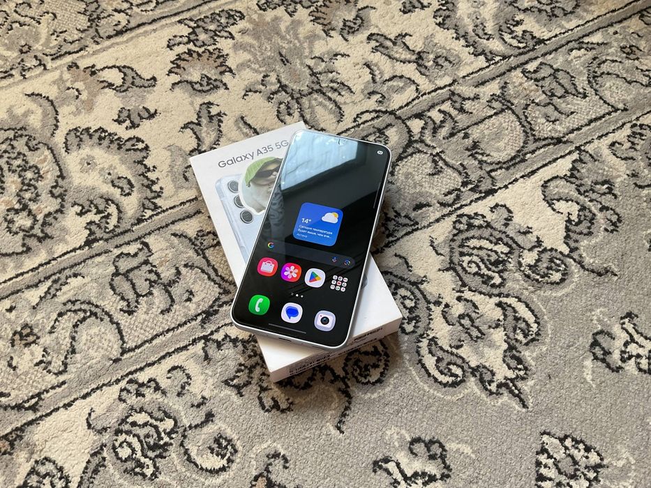 Samsung a35 в хорошем состояний