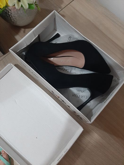 Pantofi dama stileto.