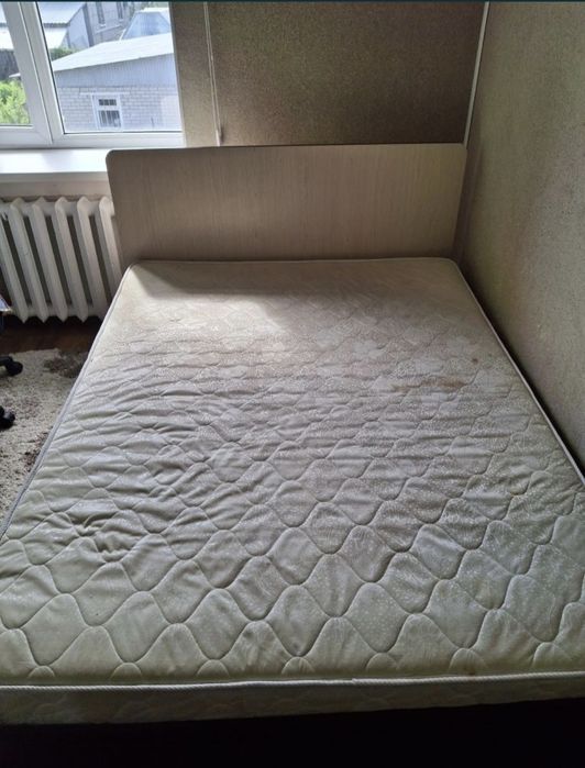 продается кровать с матрасом
