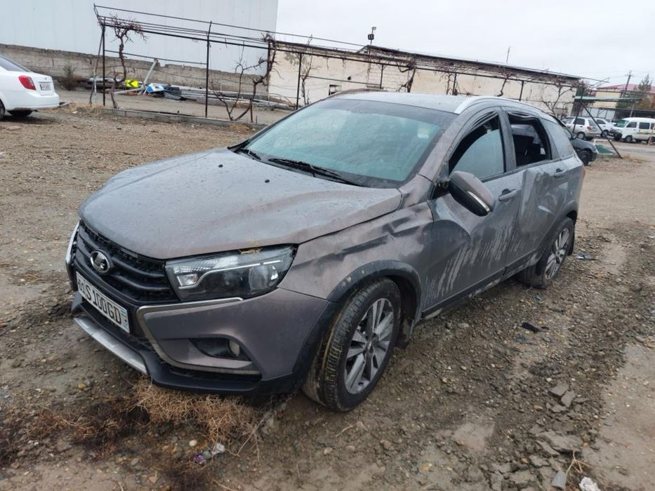 SROCHNA sotiladi lada vesta sw cross