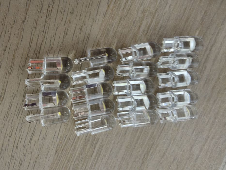 Becuri LED soclu T10 w5w 12v