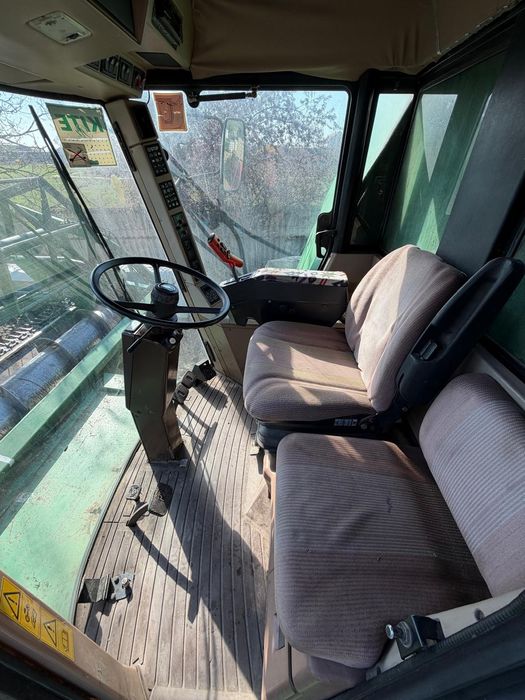 Combina John Deere 2056