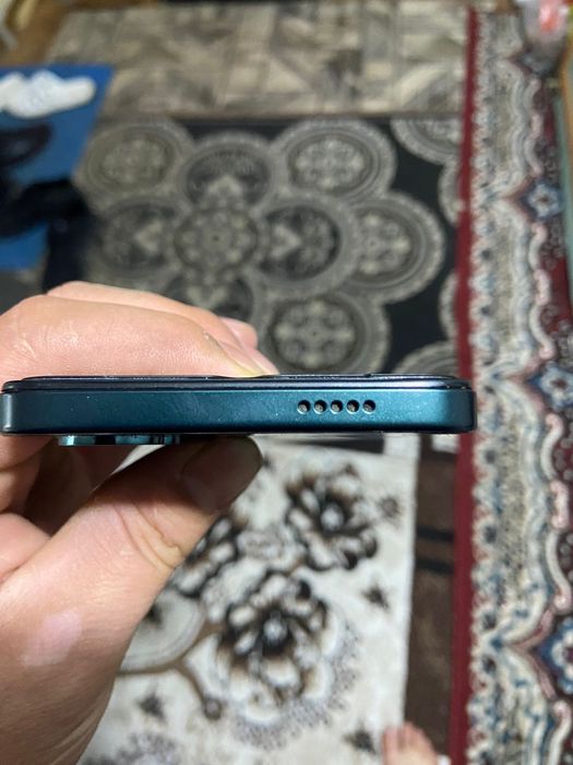 Продам телефон vivo y04