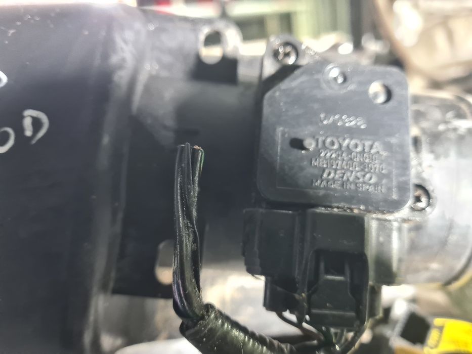 Radio cd, bloc manete semnalizări,spira volan, carcasă filtru aer Toyota t25 ,motor 2.0 crdi
