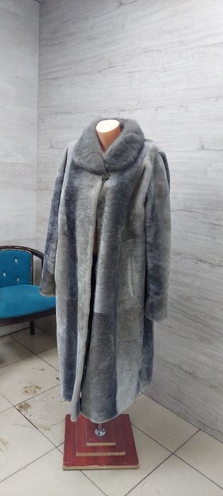 Мутоновая шуба норковым воротником