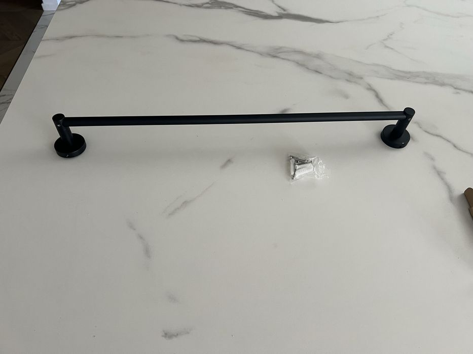 Suport prosop negru pentru baie - Rea