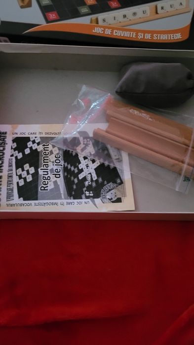 Vând jocul de societate Cuvinte încrucișate