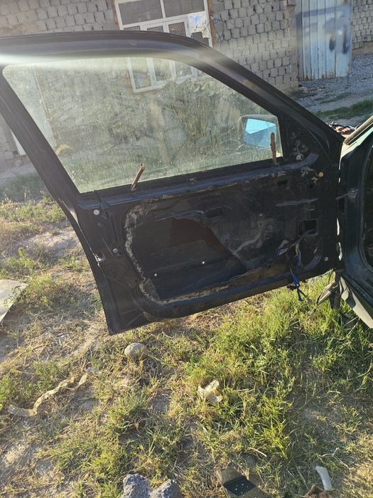 Продаю бмв е36 по запчастям