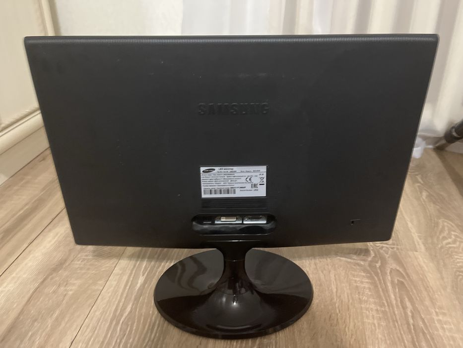 Монитор SAMSUNG S22C300B