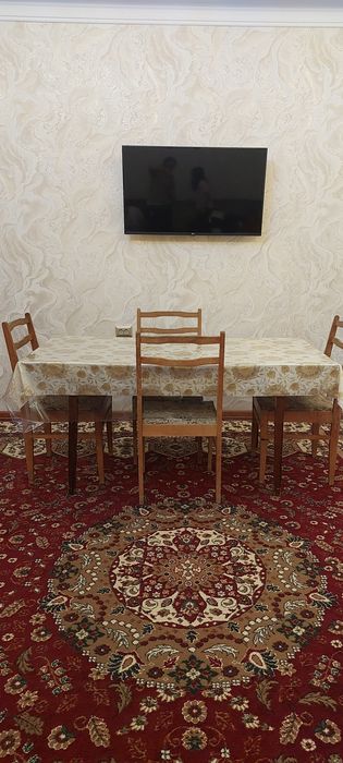 Продаётся стол и стулья