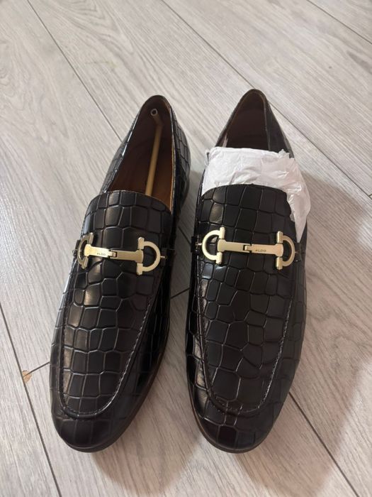 Продам обувь туфли размер 45, кроссовки 47