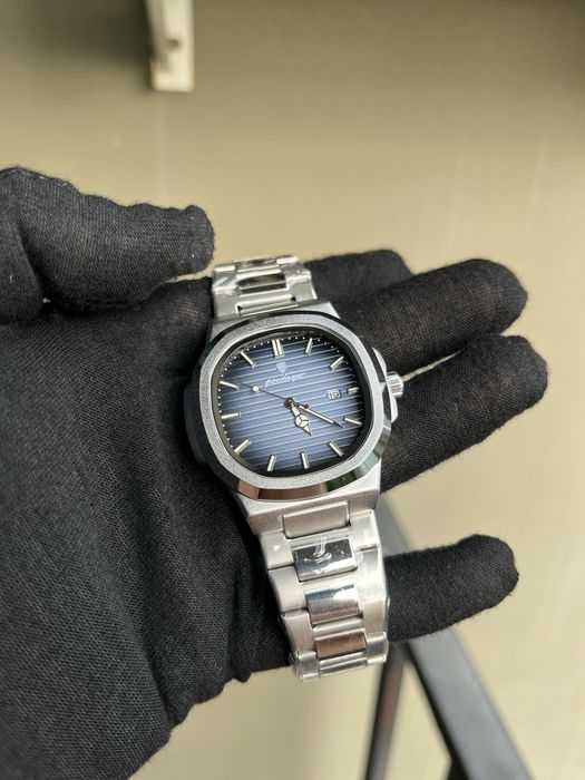 Часовник poedegar НАМАЛЕН!