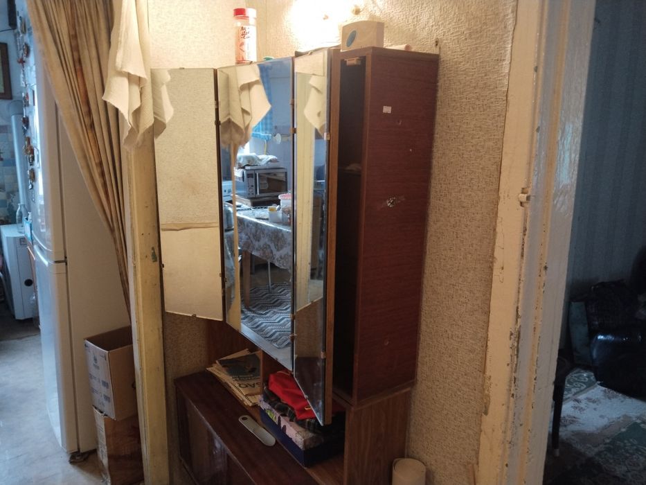 Продам зеркало, тремо