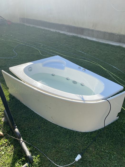 Cadă cu hidromasaj / jacuzzi – funcțională