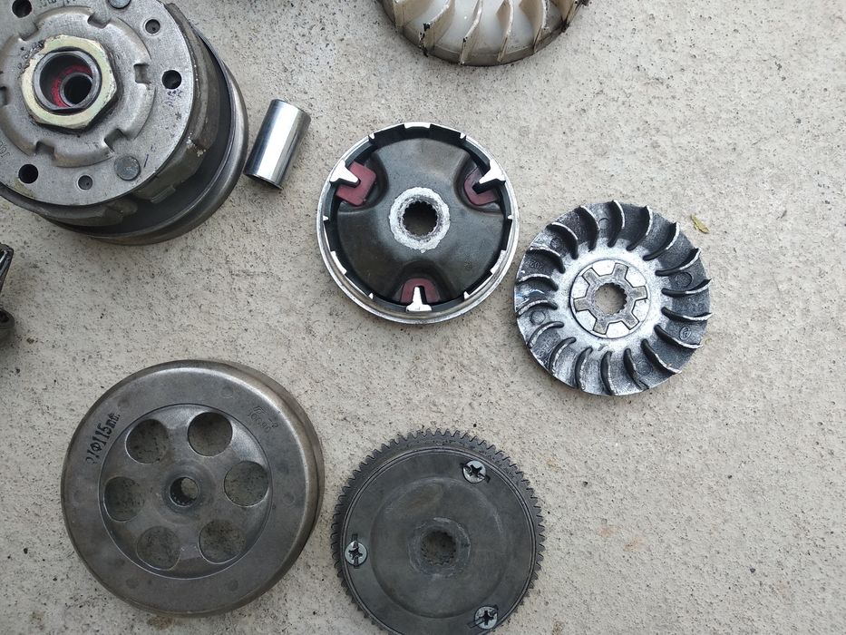 Запчасти для скутера Хонда или Сузуки