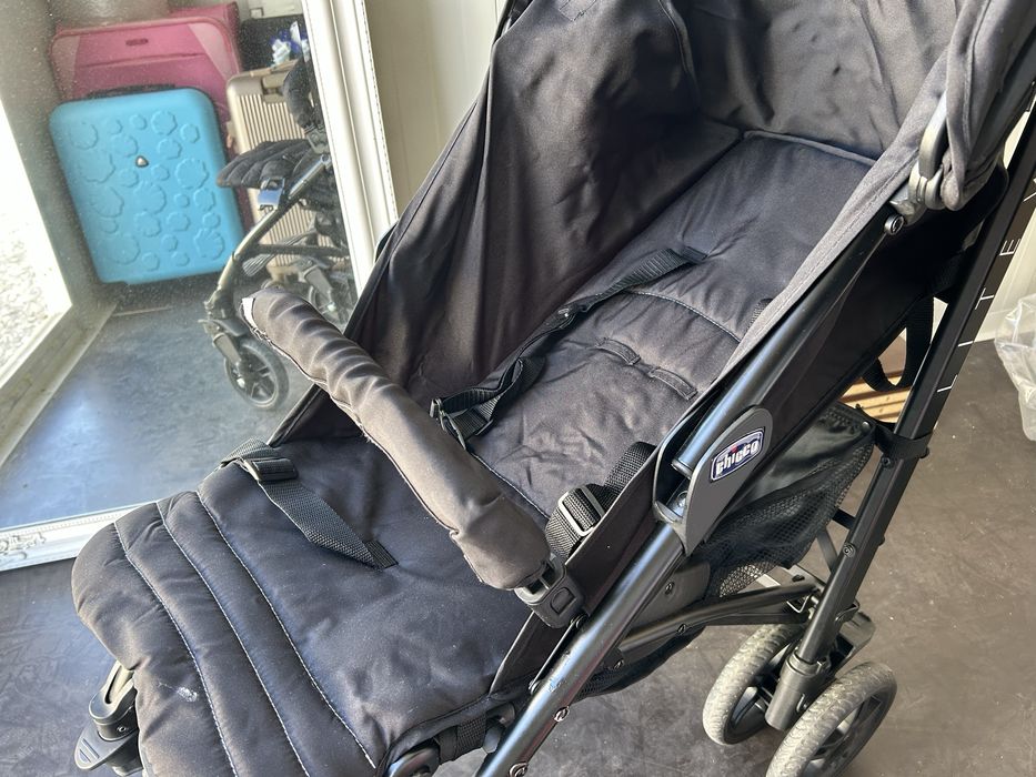 Vând cărucior Chicco little way 4 omologat de la nastere