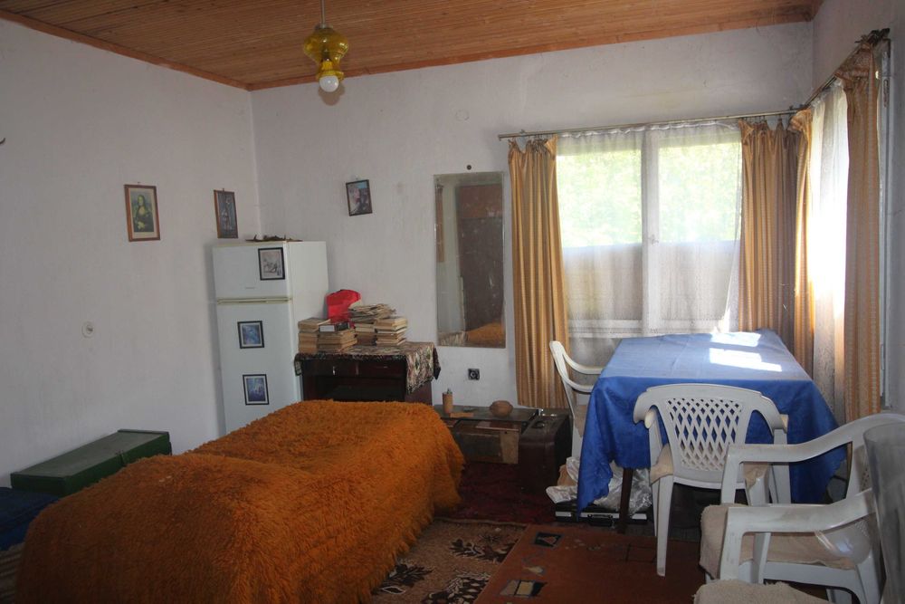 Къща с двор в кв. Шиваров мост, гр. Габрово