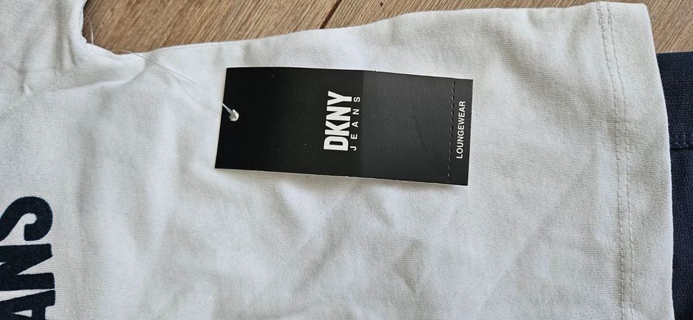 Комплект DKNY ново