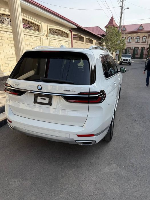 Новый BMW X7 I40 2025