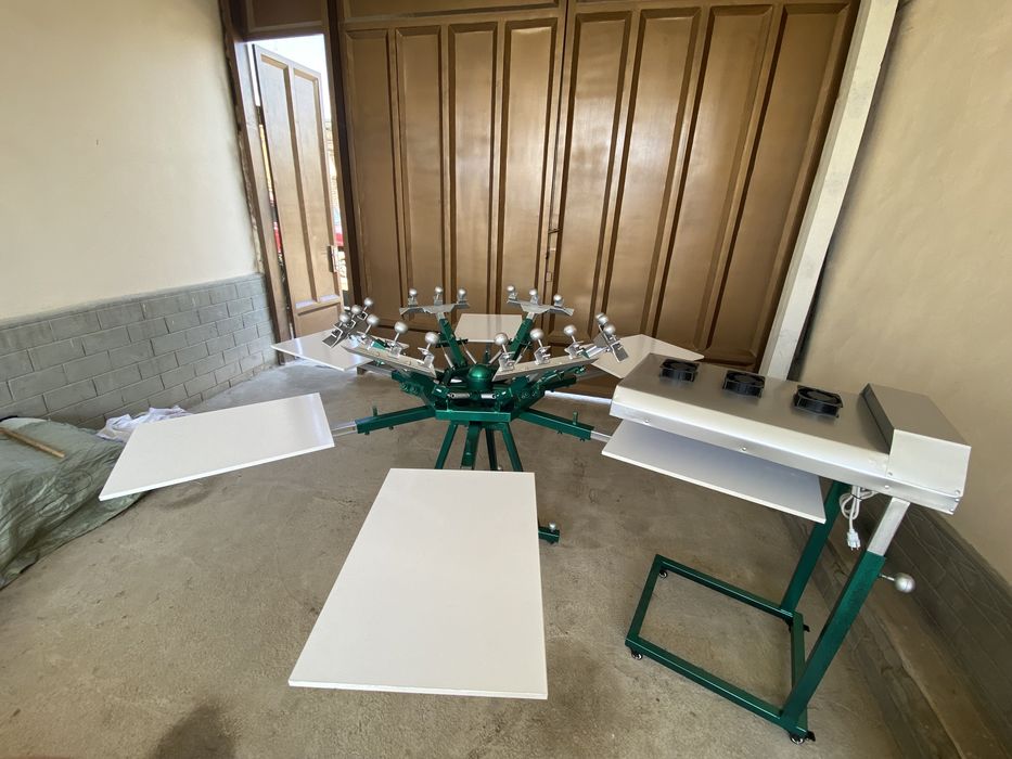 Карусел . Шелкография. Каруселный станок для трафаретное печати