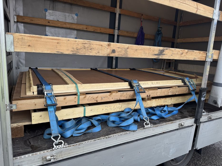 Transport Marfă Intern – Dubă Prelată 8 Paleți (3.5 Tone)