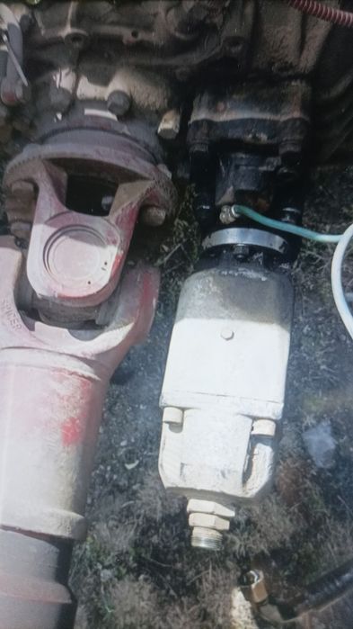 Vând pompa de basculare și bazin hidraulic