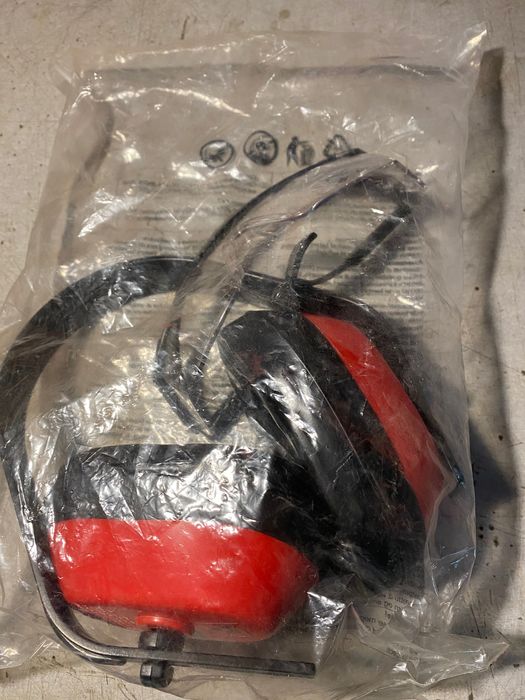 Предпазни очила и антифон