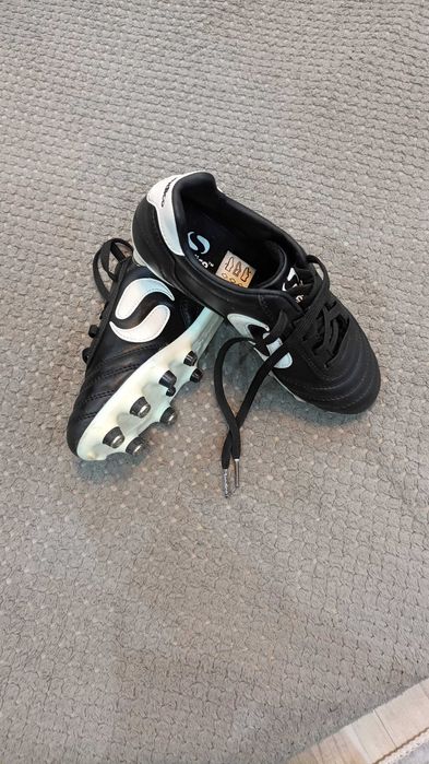 Футболни Бутонки