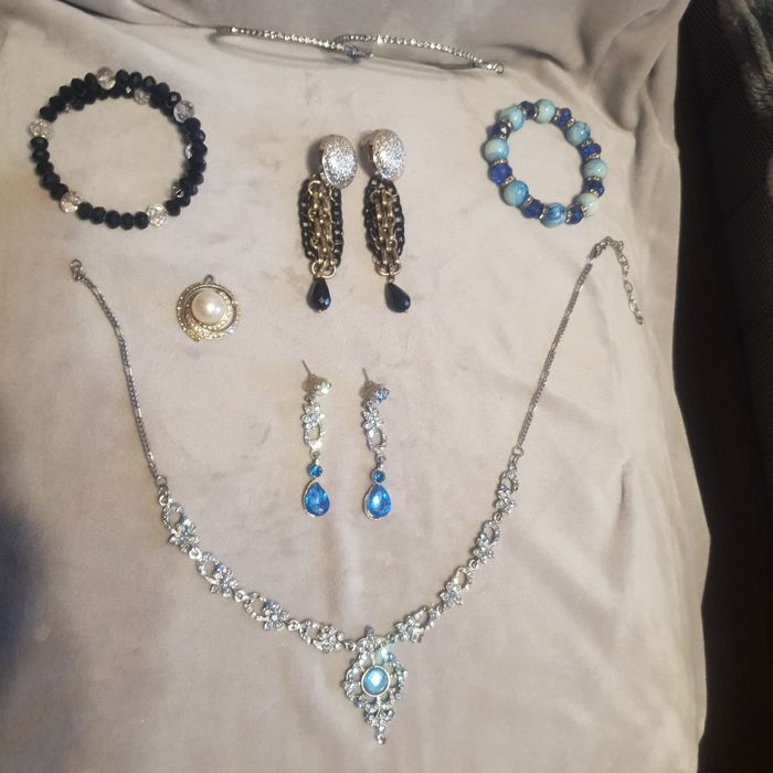 Бижутерия, распродажа