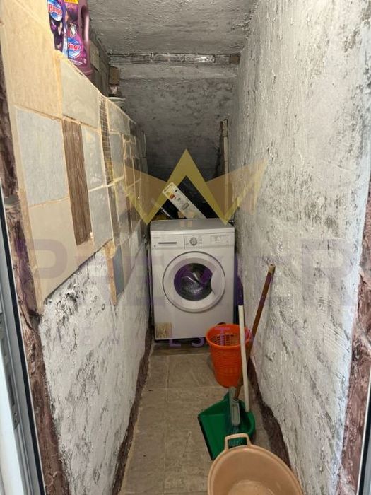 Дава се под наем Етаж от къща в Варна, Цветен квартал - 40 кв.м за 367.2 € - Снимка #5