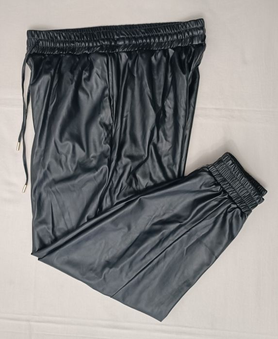 Boutique Moschino Pants оригинално долнище панталон L черно долно