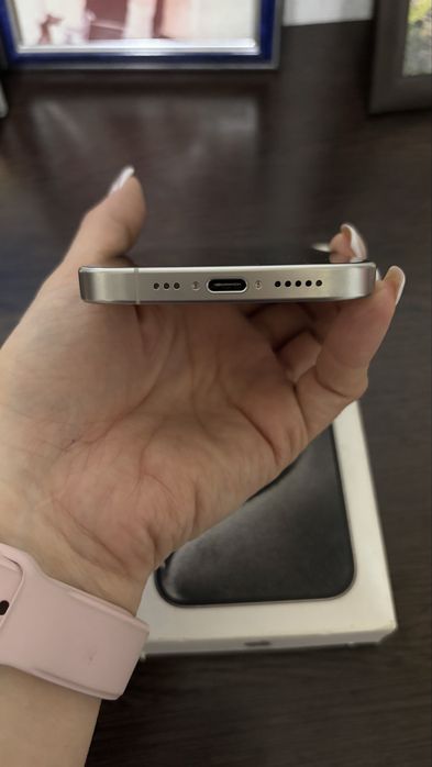 Продам айфон 15 про 128 гб белый титан