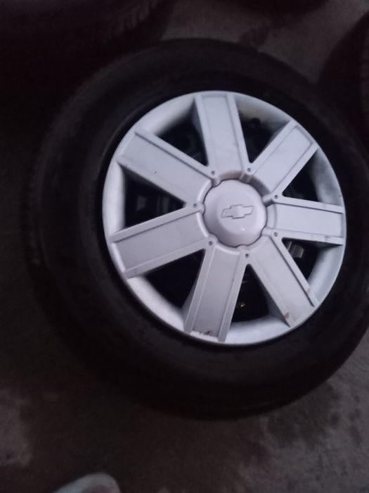 Шины диски калпачок в месте