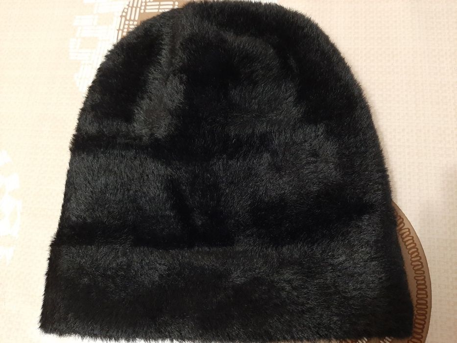 Продам женскую шапочку