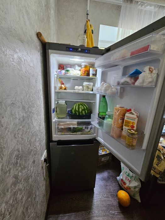 Холодильник с морозильной камерой SAMSUNG