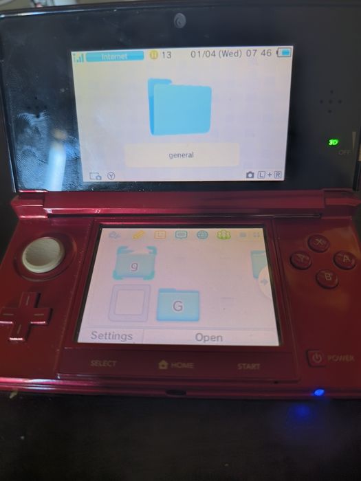 Nintendo 3ds + батерия и зарядно + кейс като подарък