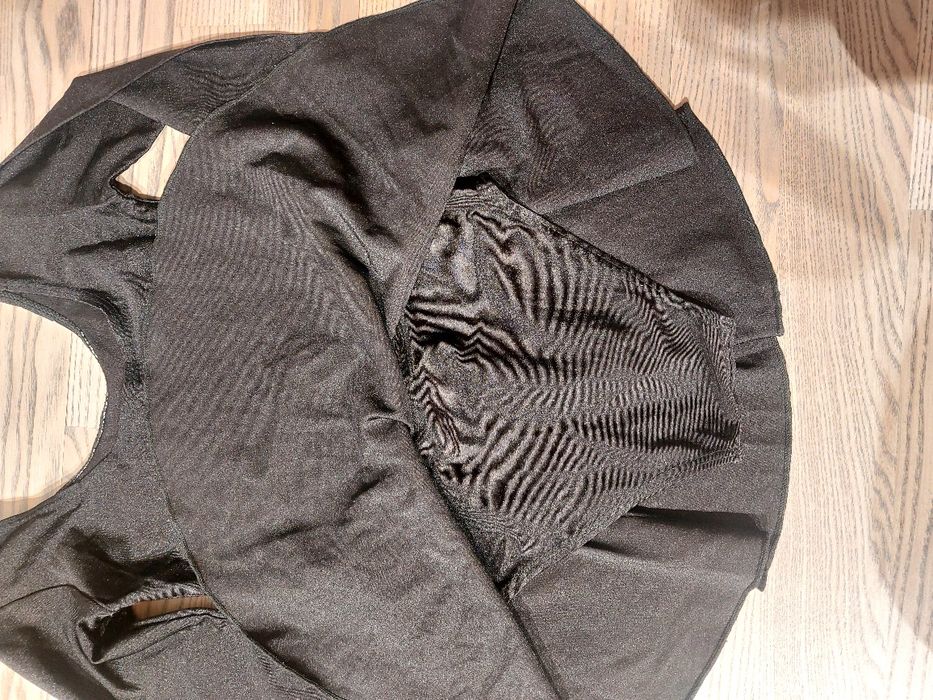 Продам спортивный купальник для девочки