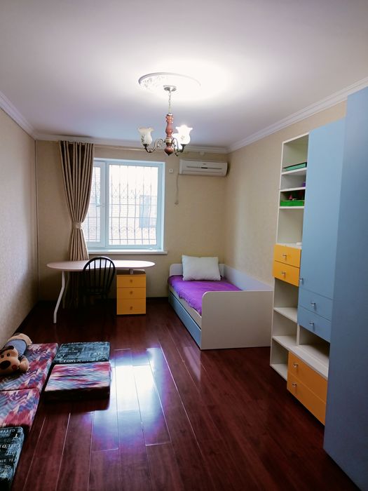 Продам коттедж в центре ( 12 микр)