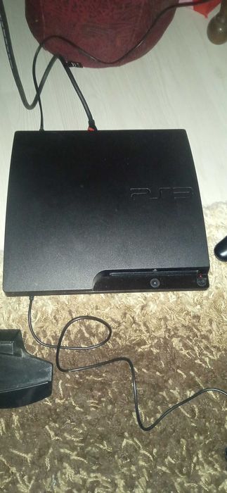 Vând PS3 slim black,160 GB utilizat,doua joistickuri,10 jocuri,hdmi 2