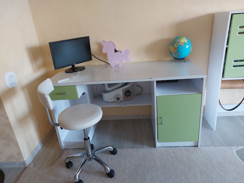 Продаю мебель в спальню