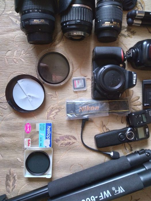 Коледна цена .Предлагам отлична фото камера Nikon D5600
