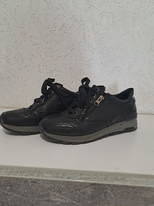 Кожени дамски обувки